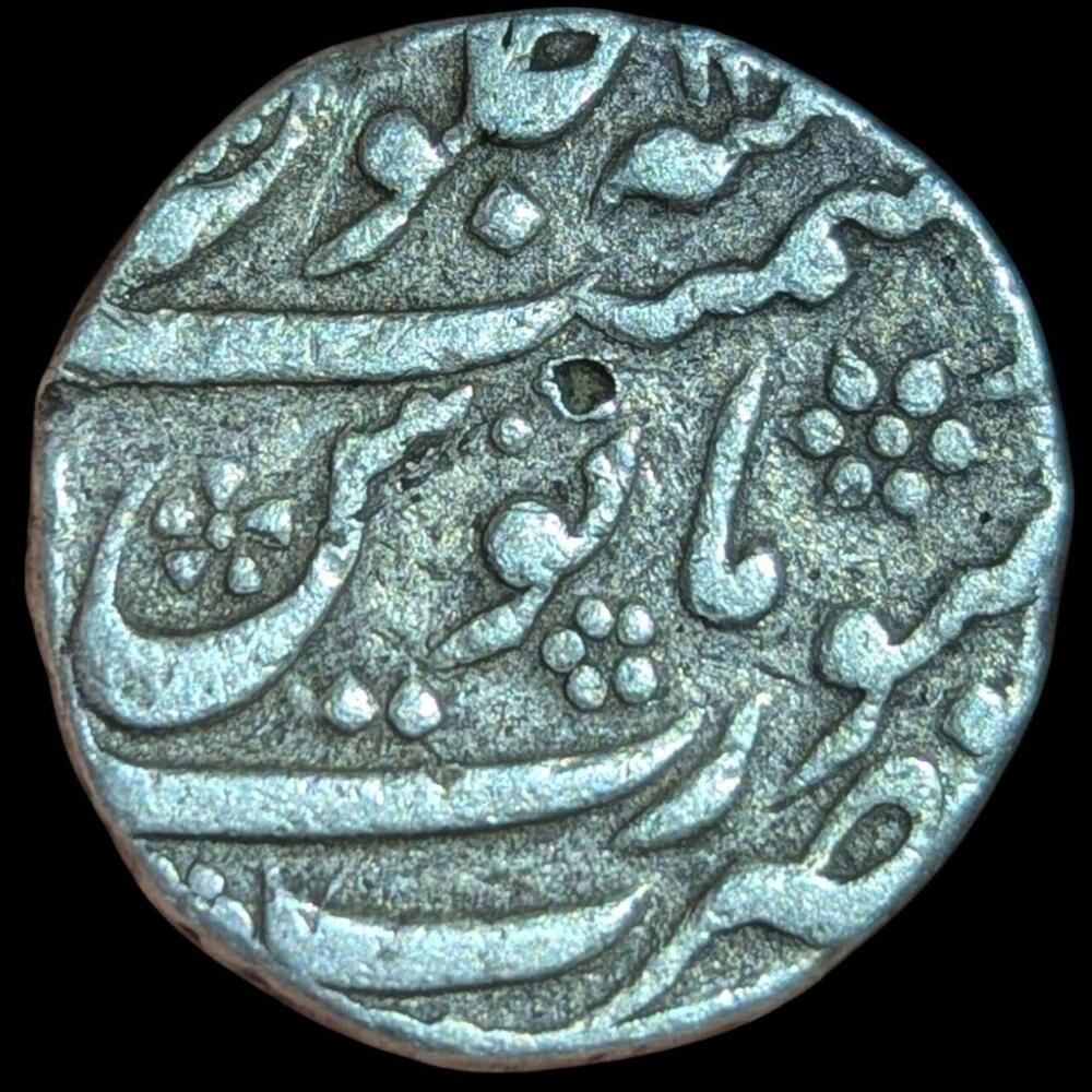 Mughal coin Aurangzeb DECORATIVE silver rupee SURAT MINT - Picture 3 of 3